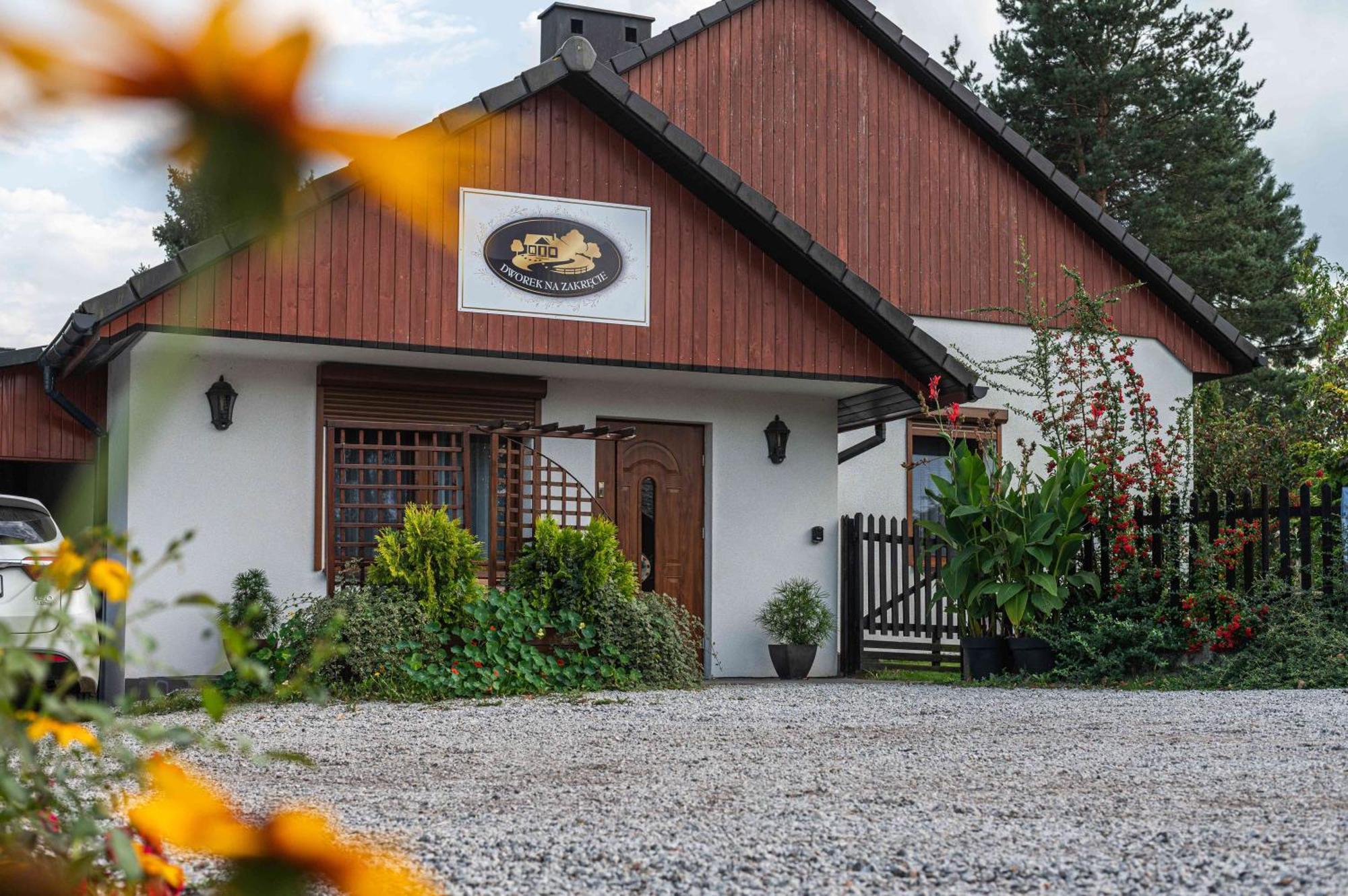 Dworek Na Zakrecie - Noclegi Zator Exteriör bild